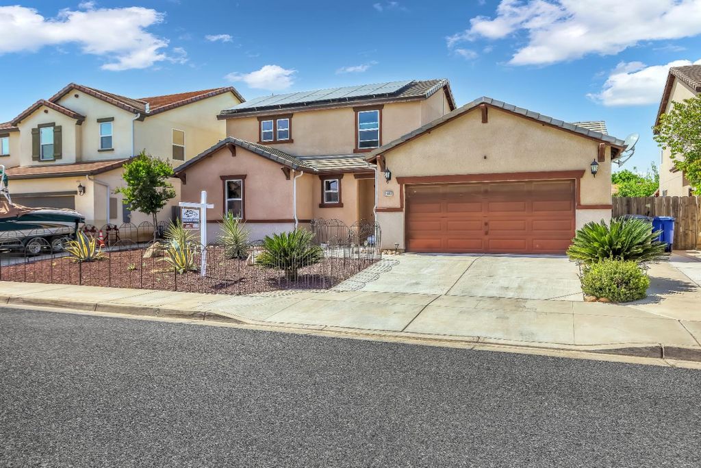 Image 3 of property listing at 1402 Tevin Way, Madera, CA 93637