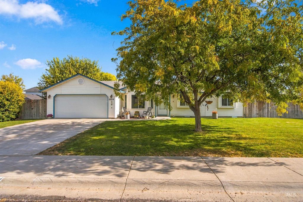 2524 Smart Street, Nampa, ID 83686 photo 2