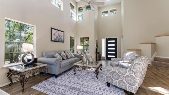 10 Owls Cove Place, The Woodlands, TX 77382