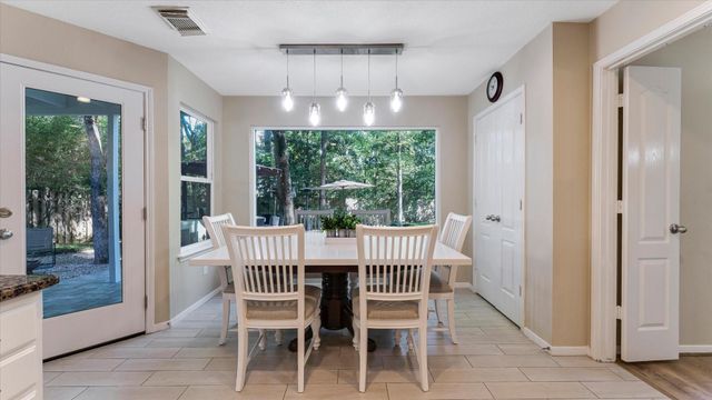 10 Owls Cove Place, The Woodlands, TX 77382