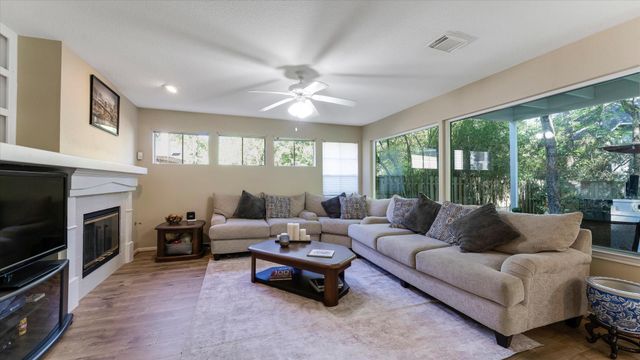 10 Owls Cove Place, The Woodlands, TX 77382