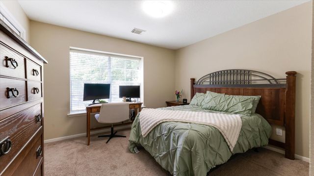 10 Owls Cove Place, The Woodlands, TX 77382