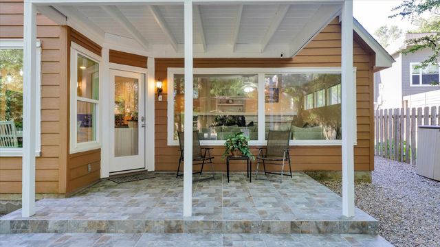 10 Owls Cove Place, The Woodlands, TX 77382