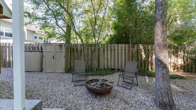 10 Owls Cove Place, The Woodlands, TX 77382