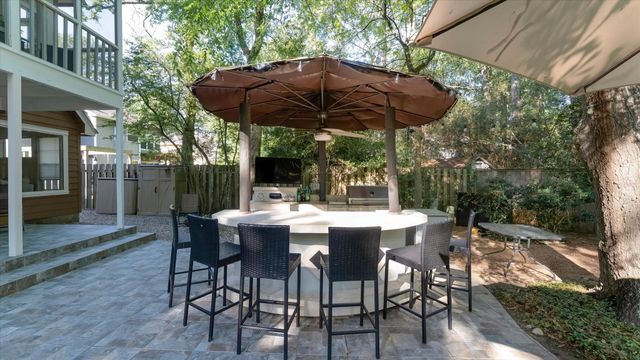 10 Owls Cove Place, The Woodlands, TX 77382