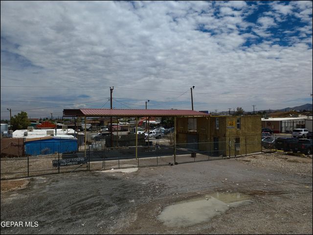 701 705 Larry Road, Canutillo, TX 79835