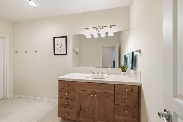 1989 NW Iowa Avenue, Bend, OR 97703