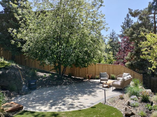 1989 NW Iowa Avenue, Bend, OR 97703