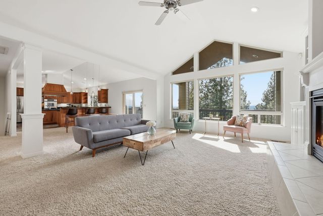 1989 NW Iowa Avenue, Bend, OR 97703