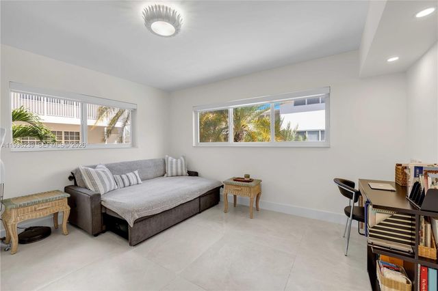 462 Golden Isles Dr 211, Hallandale Beach, FL 33009