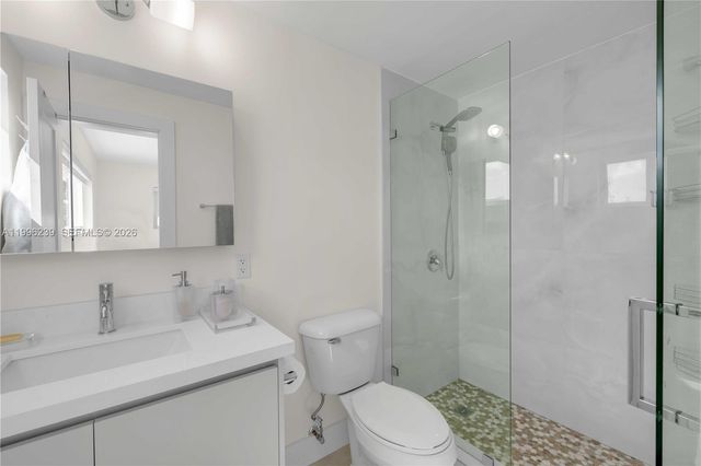 462 Golden Isles Dr 211, Hallandale Beach, FL 33009