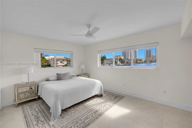 462 Golden Isles Dr 211, Hallandale Beach, FL 33009