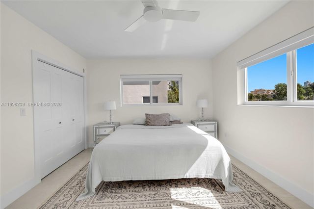 462 Golden Isles Dr 211, Hallandale Beach, FL 33009