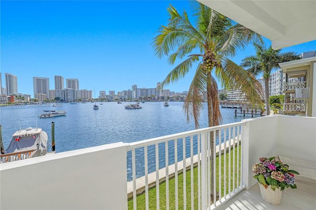 462 Golden Isles Dr 211, Hallandale Beach, FL 33009