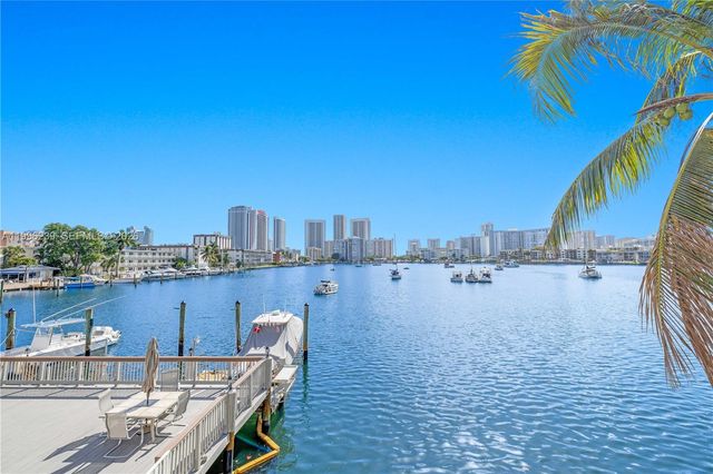 462 Golden Isles Dr 211, Hallandale Beach, FL 33009