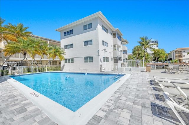 462 Golden Isles Dr 211, Hallandale Beach, FL 33009