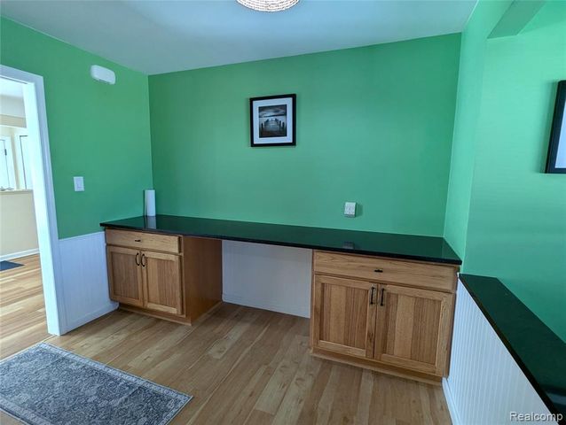 31568 Middleboro Street, Livonia, MI 48154