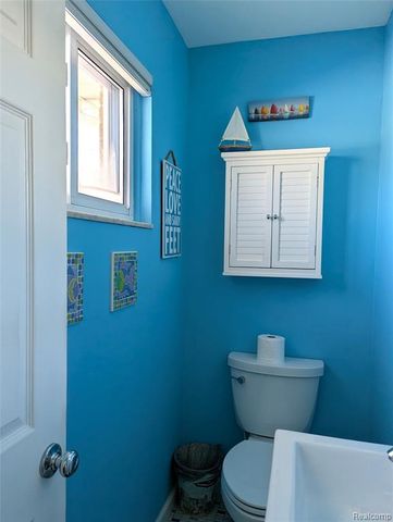 31568 Middleboro Street, Livonia, MI 48154