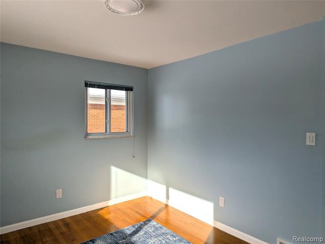 31568 Middleboro Street, Livonia, MI 48154