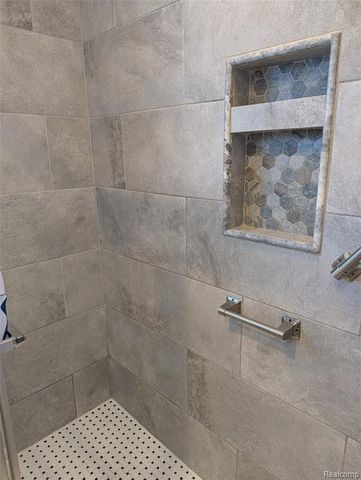 31568 Middleboro Street, Livonia, MI 48154