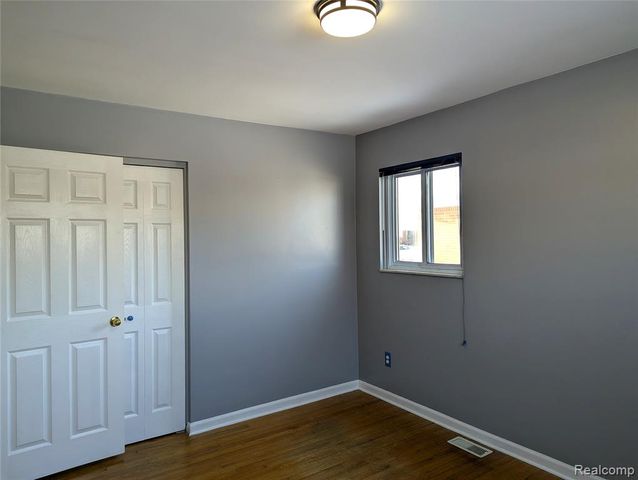 31568 Middleboro Street, Livonia, MI 48154