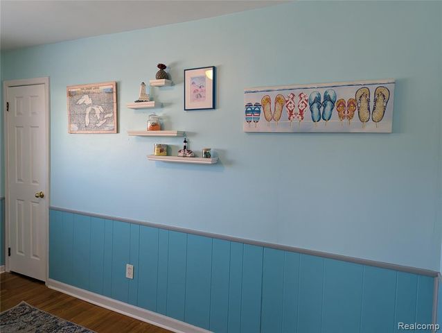 31568 Middleboro Street, Livonia, MI 48154