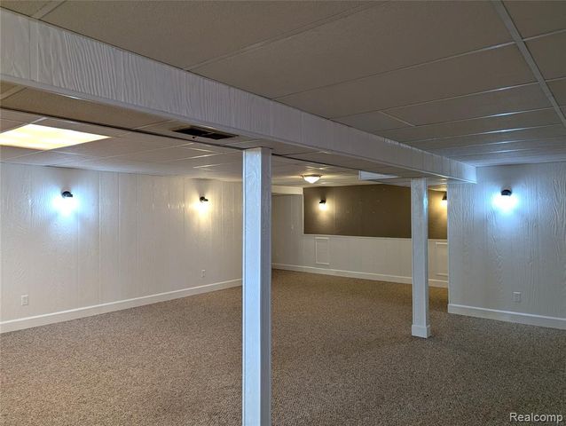 31568 Middleboro Street, Livonia, MI 48154