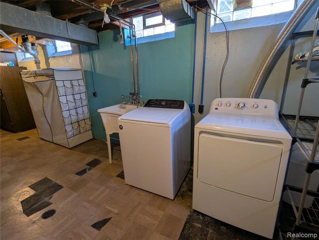 31568 Middleboro Street, Livonia, MI 48154