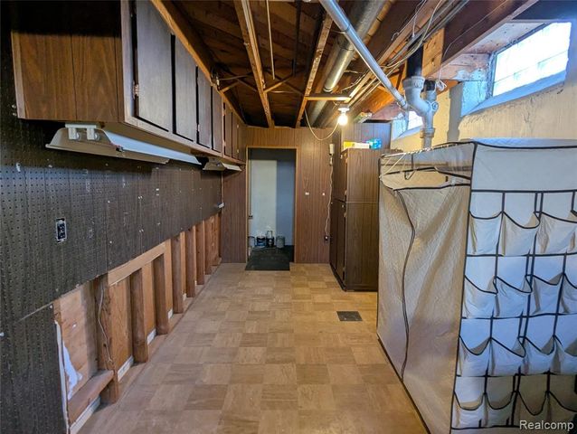 31568 Middleboro Street, Livonia, MI 48154