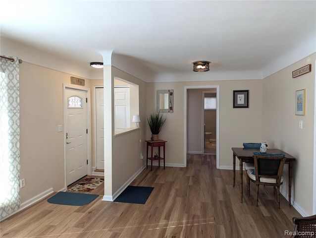 31568 Middleboro Street, Livonia, MI 48154