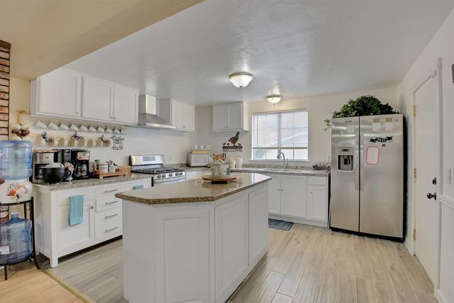 1408 Hazel St, Gridley, CA 95948