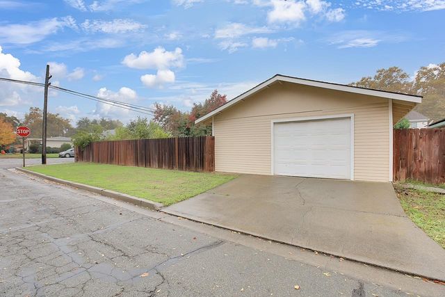 1408 Hazel St, Gridley, CA 95948