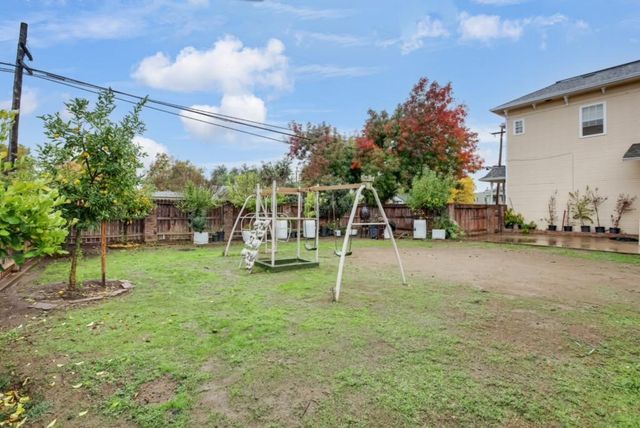 1408 Hazel St, Gridley, CA 95948