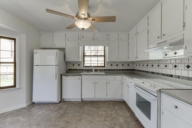 4271 Westminster Drive, Snellville, GA 30039