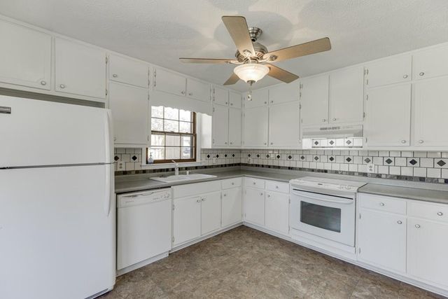 4271 Westminster Drive, Snellville, GA 30039