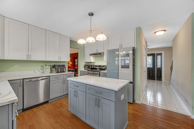 1940 Waverly Lane, Algonquin, IL 60102
