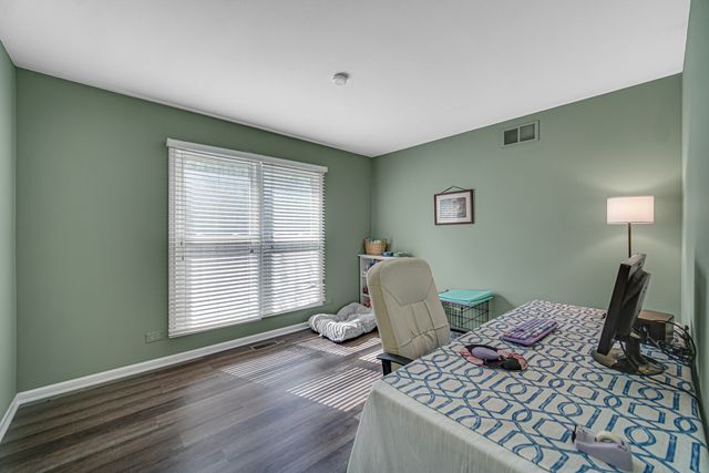 1940 Waverly Lane, Algonquin, IL 60102