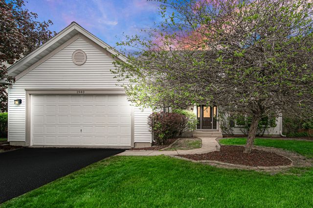 1940 Waverly Lane, Algonquin, IL 60102