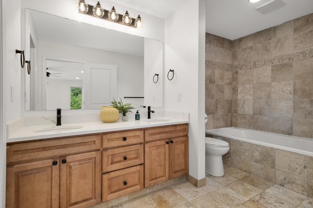 8350 Amsden Ridge Drive, Bloomington, MN 55438