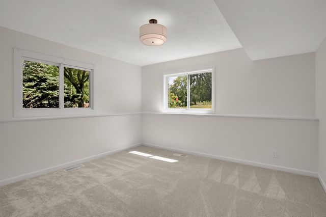 8350 Amsden Ridge Drive, Bloomington, MN 55438
