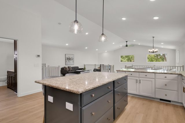 8350 Amsden Ridge Drive, Bloomington, MN 55438