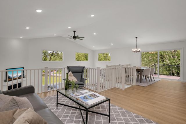 8350 Amsden Ridge Drive, Bloomington, MN 55438