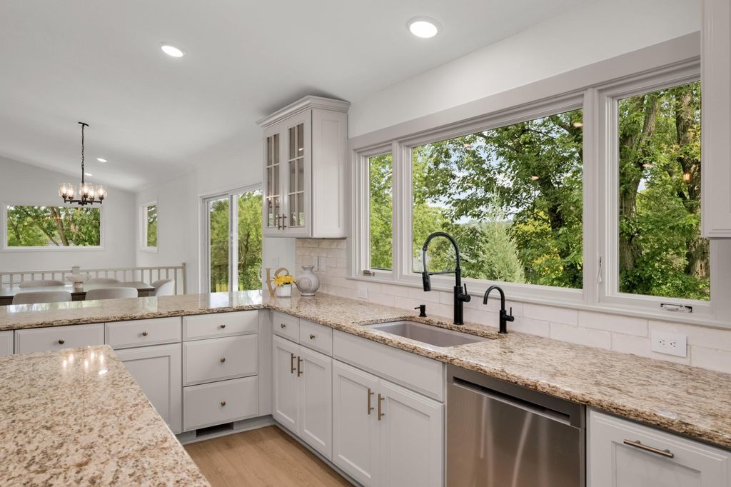 8350 Amsden Ridge Drive, Bloomington, MN 55438 — photo 5