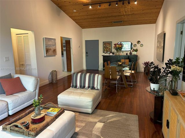 55 Ocean Lane Dr 4020, Key Biscayne, FL 33149