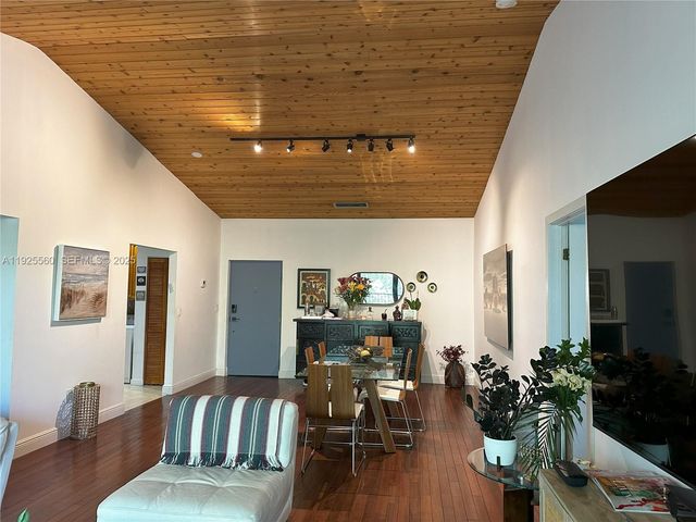 55 Ocean Lane Dr 4020, Key Biscayne, FL 33149