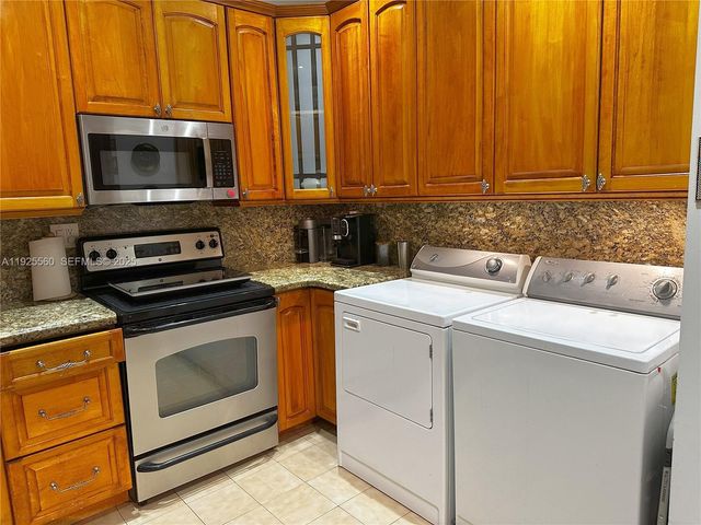 55 Ocean Lane Dr 4020, Key Biscayne, FL 33149