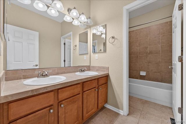 6333 S Jackson Gap Court, Aurora, CO 80016