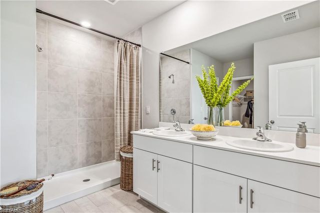 4105 PEACEFUL RIVER LN, Fort Myers, FL 33905