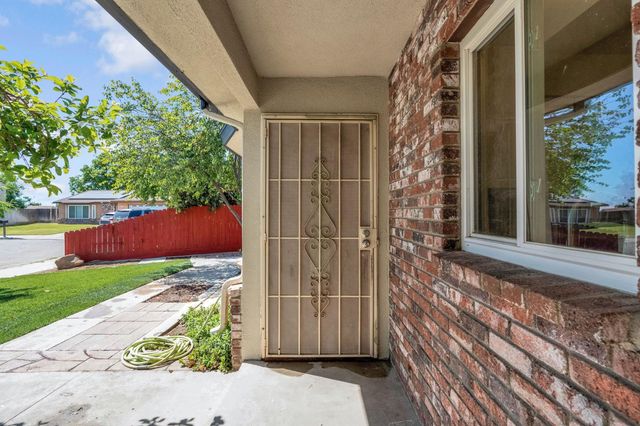 4272 W Cortland Avenue, Fresno, CA 93722