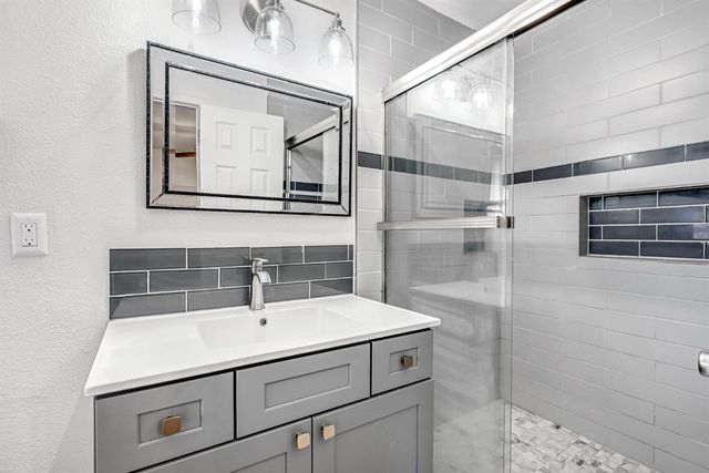 4272 W Cortland Avenue, Fresno, CA 93722